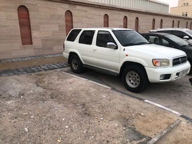 Photo of 2005 Nissan Pathfinder LE