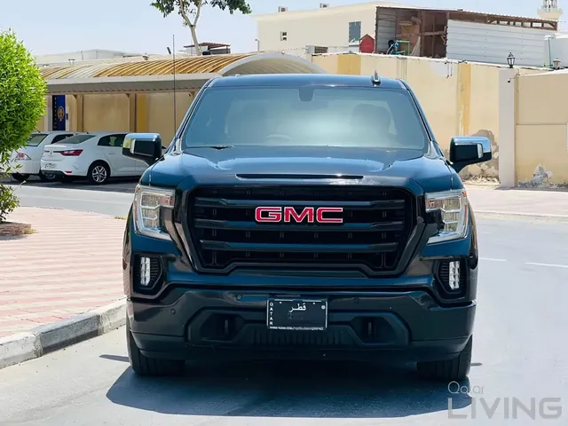 صورة 2021 جي إم سي سييرا 1500 إليفيشن