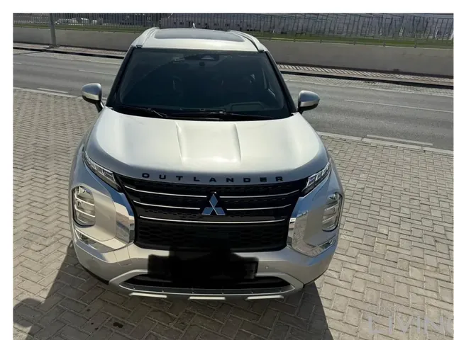 صورة 2024 ميتسوبيشي أوتلاندر