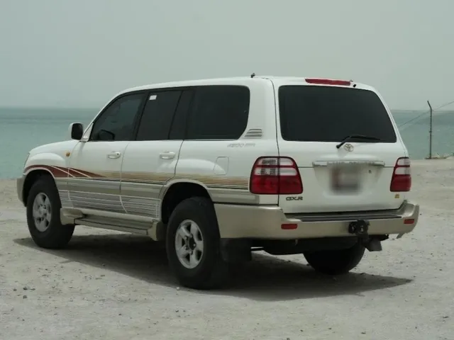 صورة 2005 تويوتا لاند كروزر GX