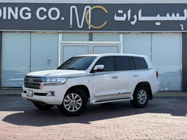 صورة 2017 تويوتا لاند كروزر VXR