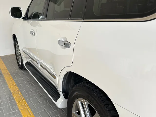 Photo of 2014 Lexus LX 570
