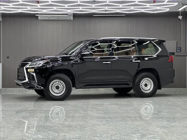 Photo of 2016 Lexus LX 570