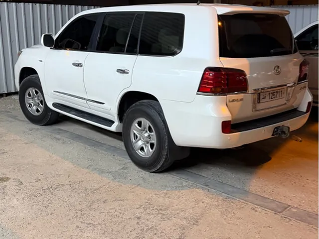 صورة 2008 لكزس LX 570