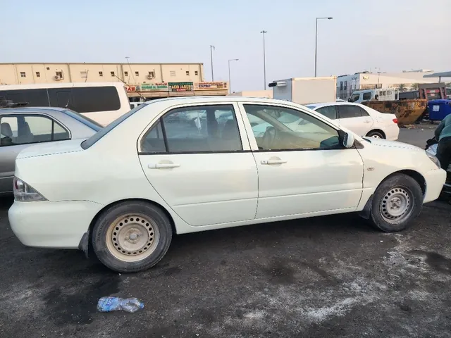 صورة 2010 ميتسوبيشي لانسر GLS