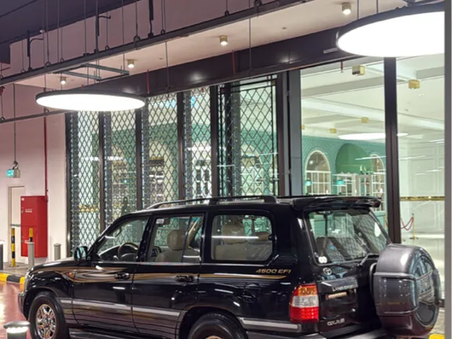 Photo of 2006 Toyota Land Cruiser GXR Limited