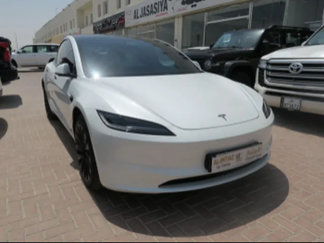 صورة 2024 تيسلا Model 3 لونج رينج