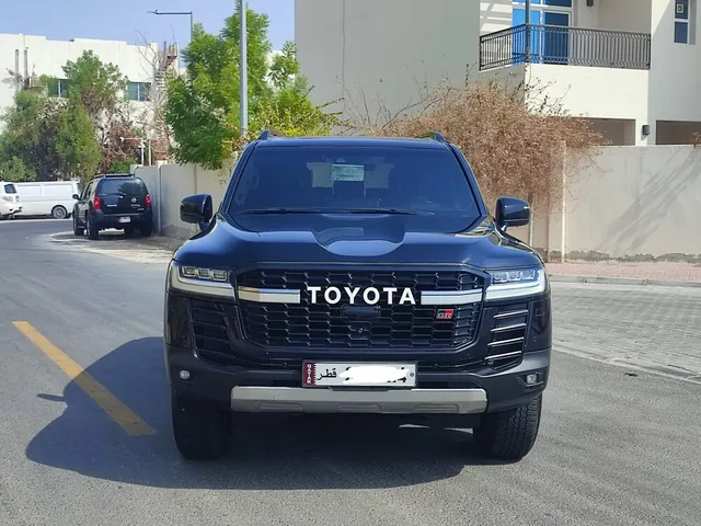 صورة 2022 تويوتا لاند كروزر جي آر سبورت