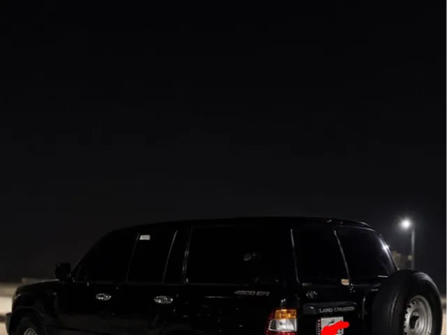 صورة 2006 تويوتا لاند كروزر G
