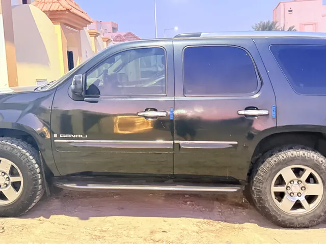 Photo of 2007 GMC Yukon Denali