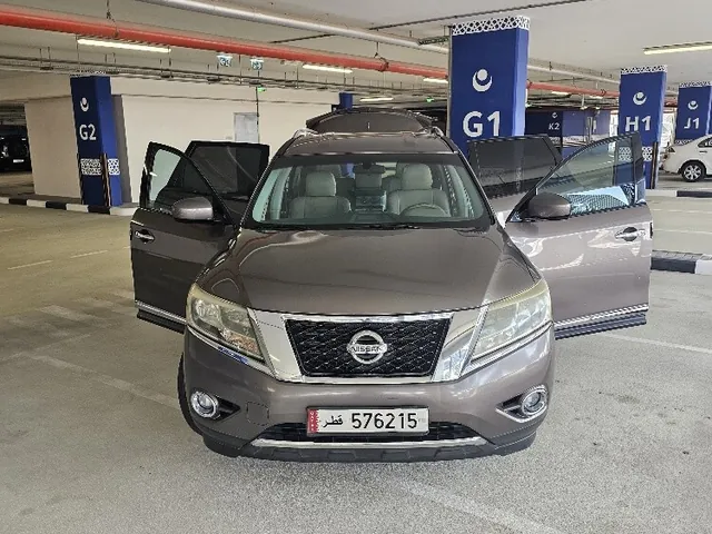 Photo of 2014 Nissan Pathfinder SE