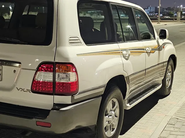 Photo of 1998 Toyota Land Cruiser VXR
