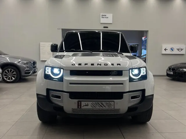 Photo of 2022 Land Rover Defender 90 HSE
