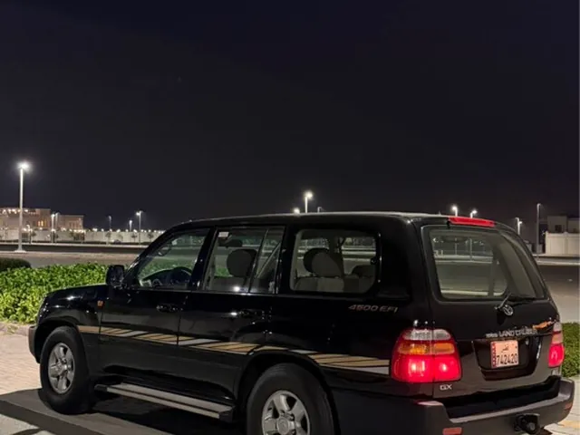 صورة 2001 تويوتا لاند كروزر GX