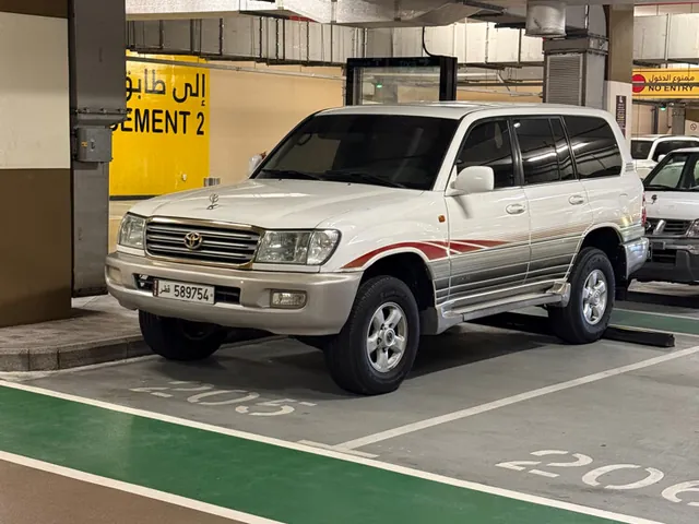 Photo of 2003 Toyota Land Cruiser GXR