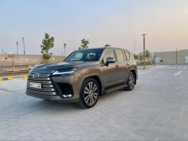 صورة 2026 لكزس LX 600 لكجري