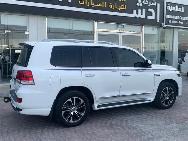 Photo of 2020 Toyota Land Cruiser GXR