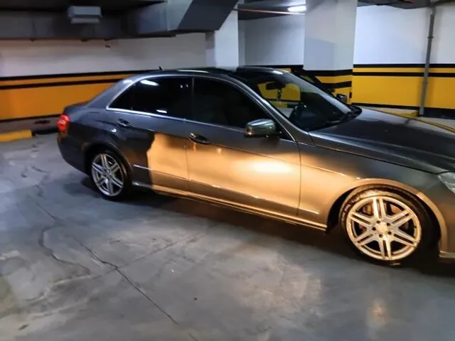 صورة 2010 مرسيدس-بنز E 300