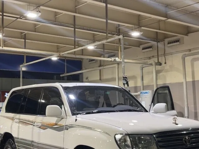 Photo of 2003 Toyota Land Cruiser VXR