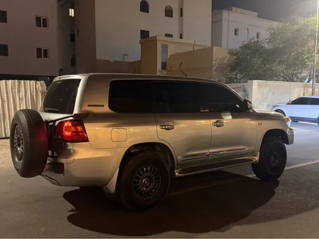 Photo of 2013 Toyota Land Cruiser VXR