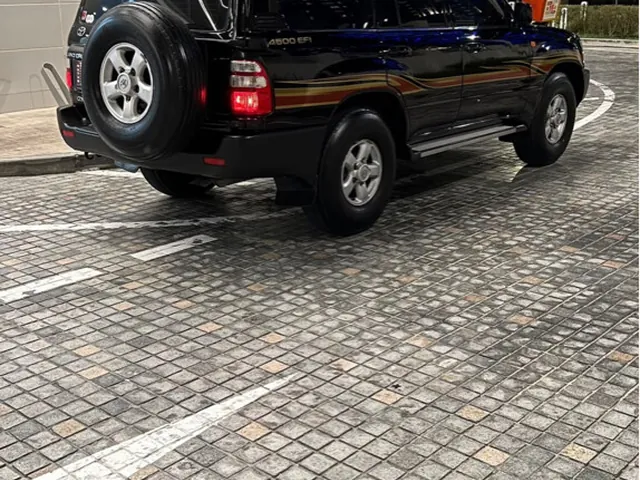 Photo of 2004 Toyota Land Cruiser GX