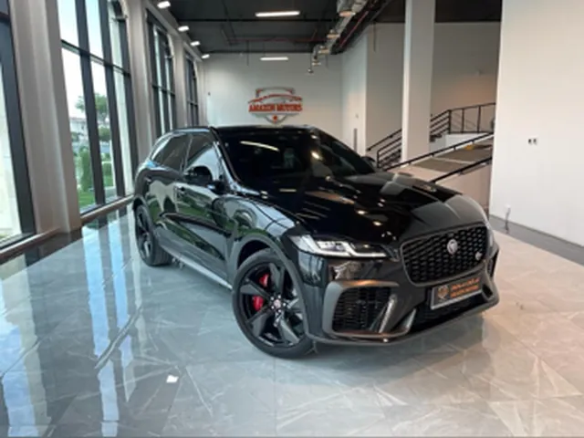 صورة 2022 جاكوار F-Pace SVR