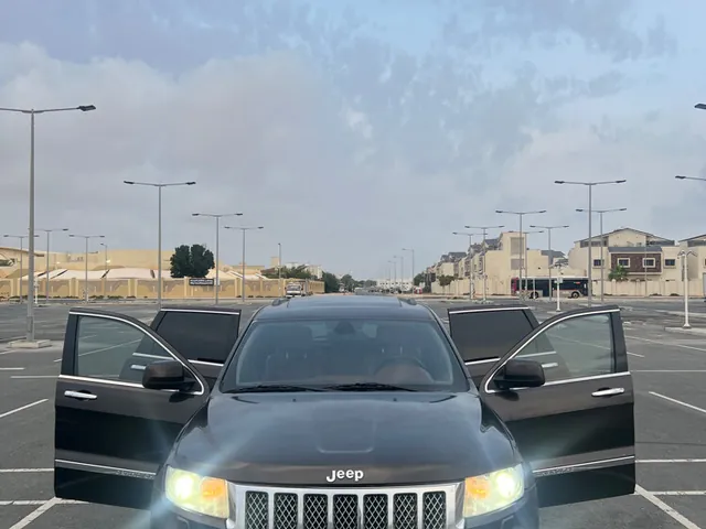 صورة 2012 جيب جراند شيروكي أوفرلاند