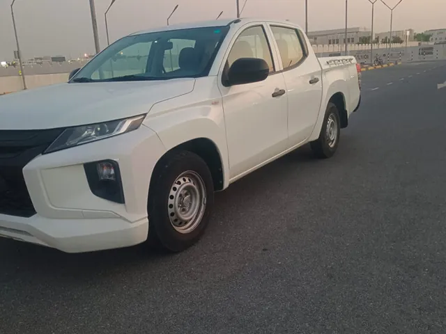 صورة 2022 ميتسوبيشي L200