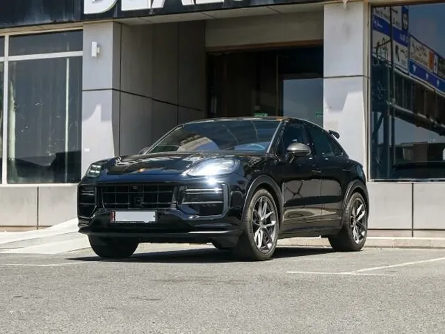 Photo of 2024 Porsche Cayenne Turbo GT