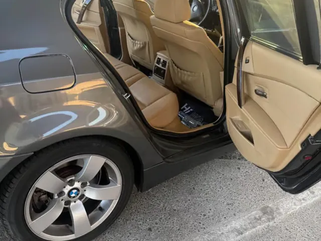 Photo of 2006 BMW 5-Series 525i