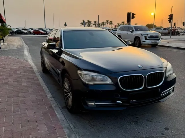 صورة 2014 بي إم دبليو الفئة السابعة 730Li