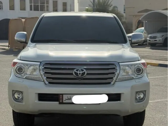 صورة 2013 تويوتا لاند كروزر VXR