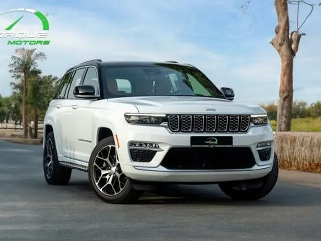 صورة 2025 جيب جراند شيروكي سميت