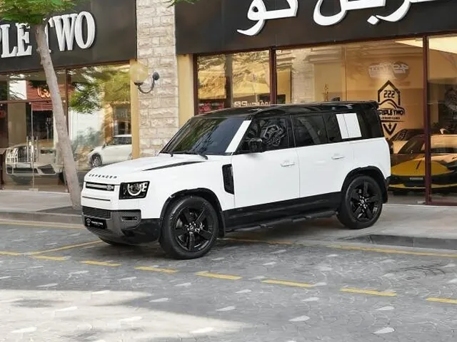 صورة 2025 لاند روفر ديفندر 110