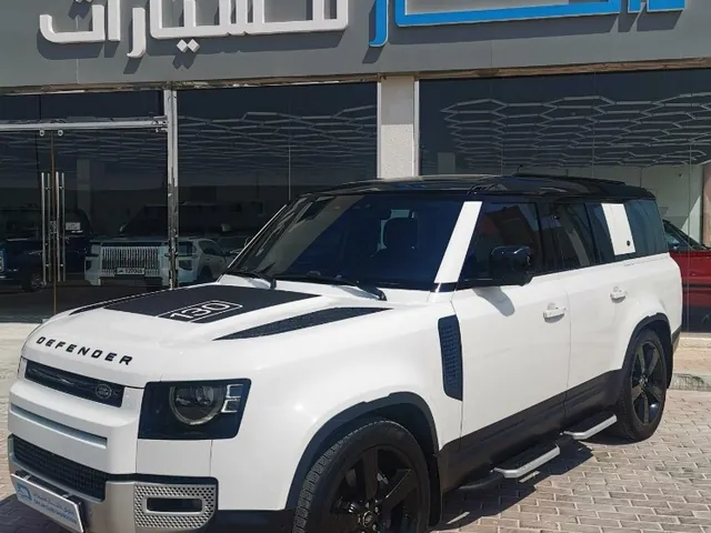 Photo of 2023 Land Rover Defender 130 HSE