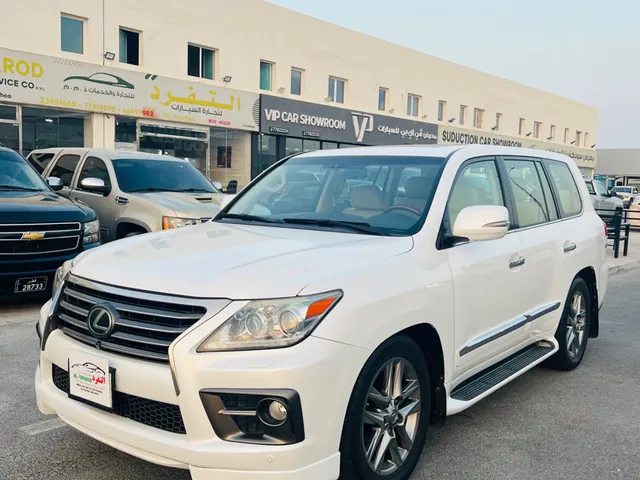 صورة 2013 لكزس LX 570 S