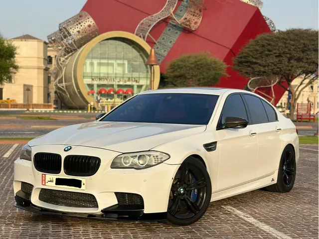 صورة 2013 بي إم دبليو الفئة الخامسة M5