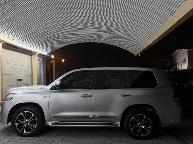 Photo of 2016 Toyota Land Cruiser GX