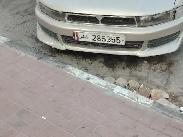 صورة 2005 ميتسوبيشي جالانت