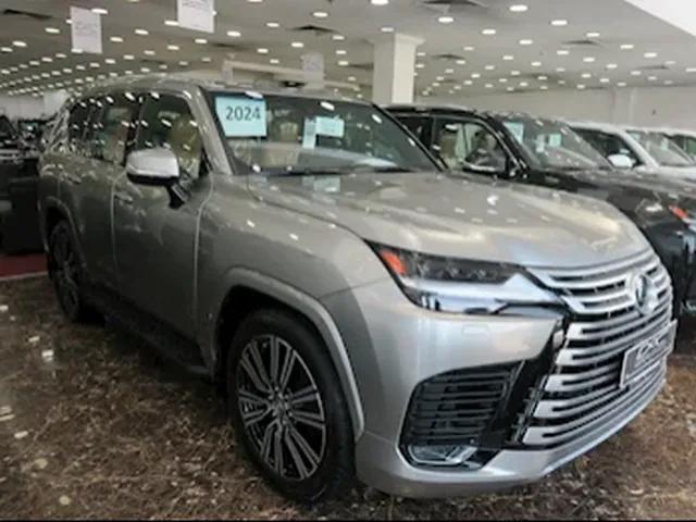 صورة 2024 لكزس LX 600 لكجري