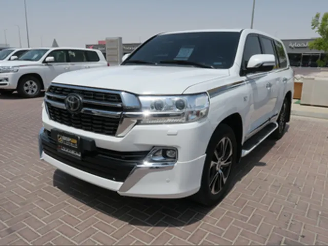 صورة 2021 تويوتا لاند كروزر VXR
