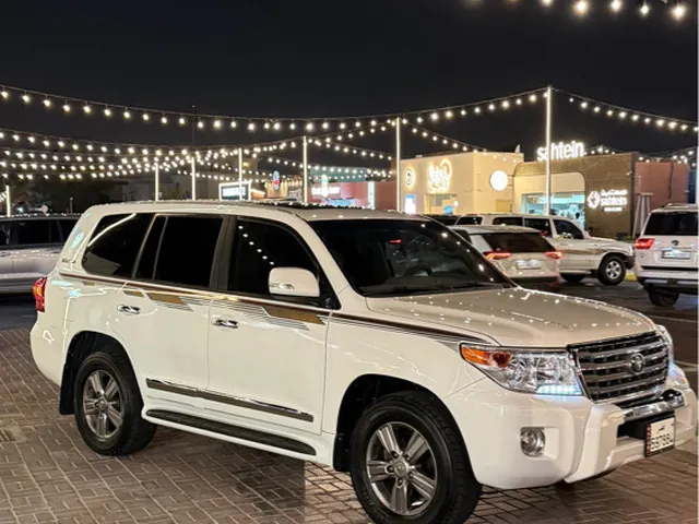 Photo of 2015 Toyota Land Cruiser GXR