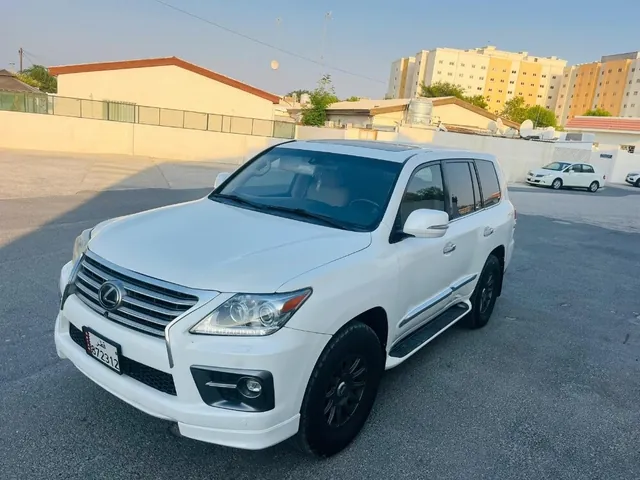 Photo of 2015 Lexus LX 570