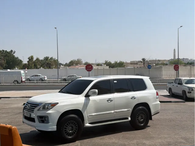 Photo of 2013 Lexus LX 570 S