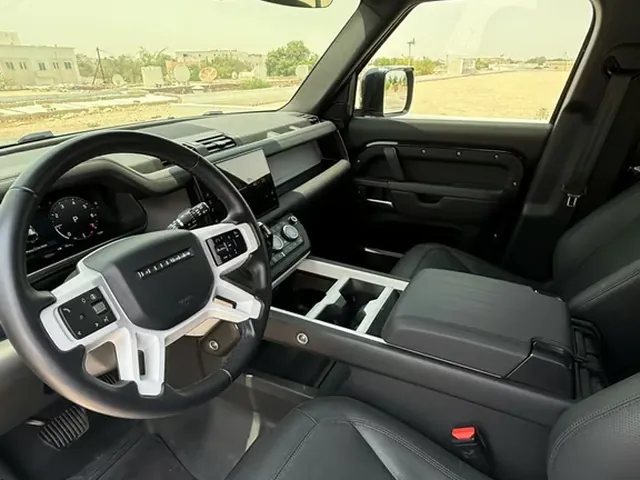 صورة 2025 لاند روفر ديفندر 110 X