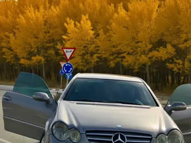 Photo of 2006 Mercedes-Benz CLK 200