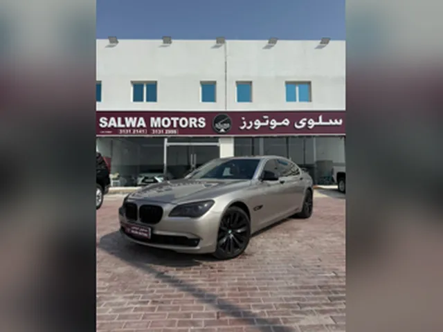 صورة 2012 بي إم دبليو الفئة السابعة 740Li