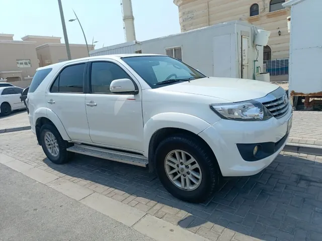 صورة 2014 تويوتا فورتشنر