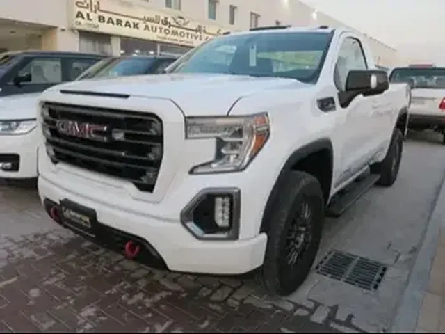 صورة 2021 جي إم سي سييرا 1500 AT4