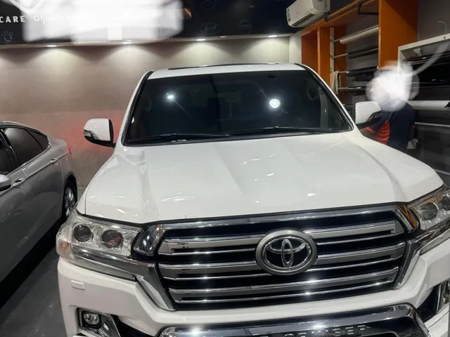 Photo of 2018 Toyota Land Cruiser GXR